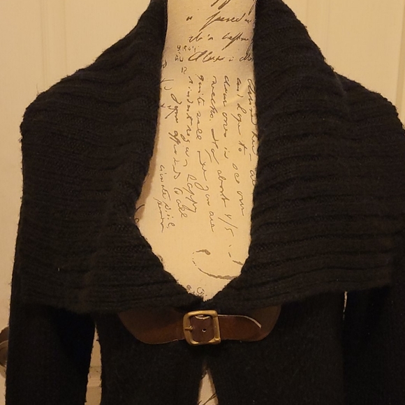 Sweater - Picture 2 of 4